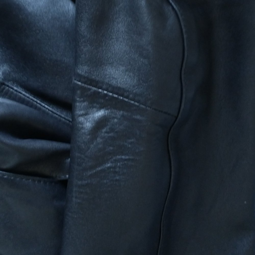 Leather jacket - Picture 14 of 16